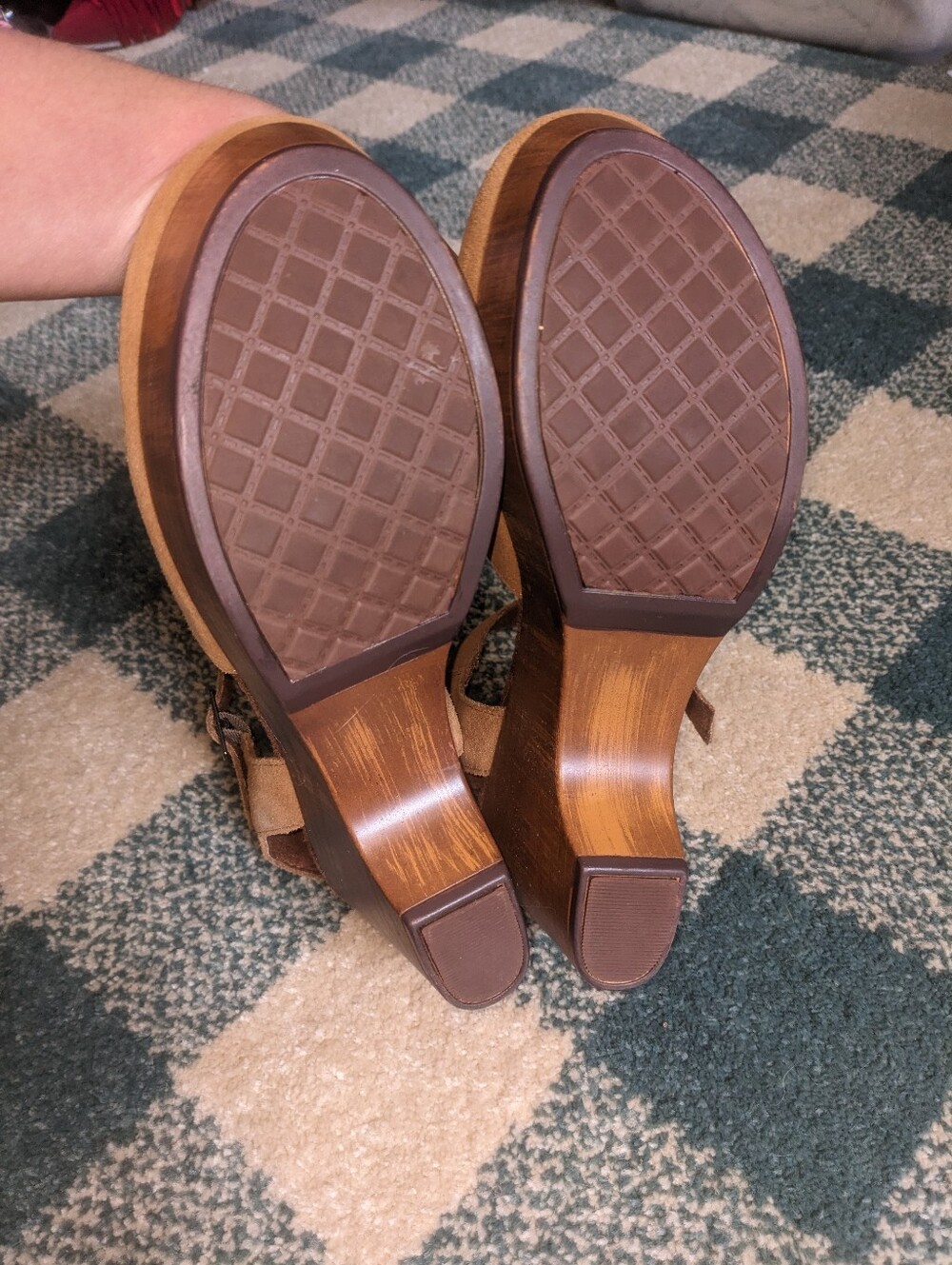 White Mountain Tan Suede Leather And Faux Wood Block Heel Size 8.5 - Picture 8 of 9